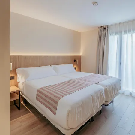 Fc Cubos Auto Check In Apart-hotel Leão