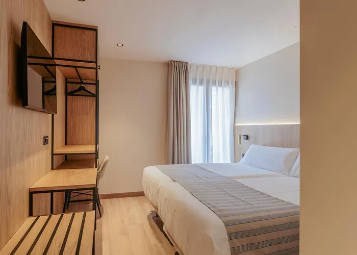 아파트호텔 Fc Cubos Auto Check In 3*